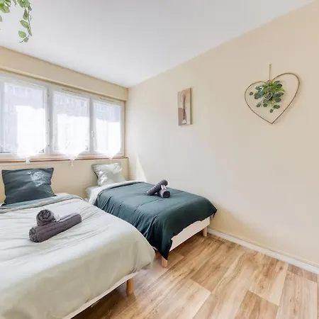 Апартаменты Apt In Massy