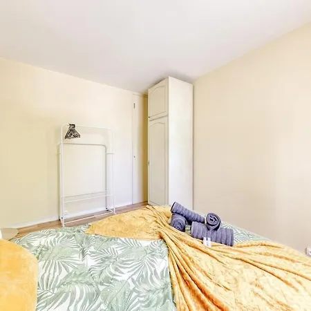 Apt In Massy